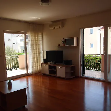 Apartment Zaratina *
